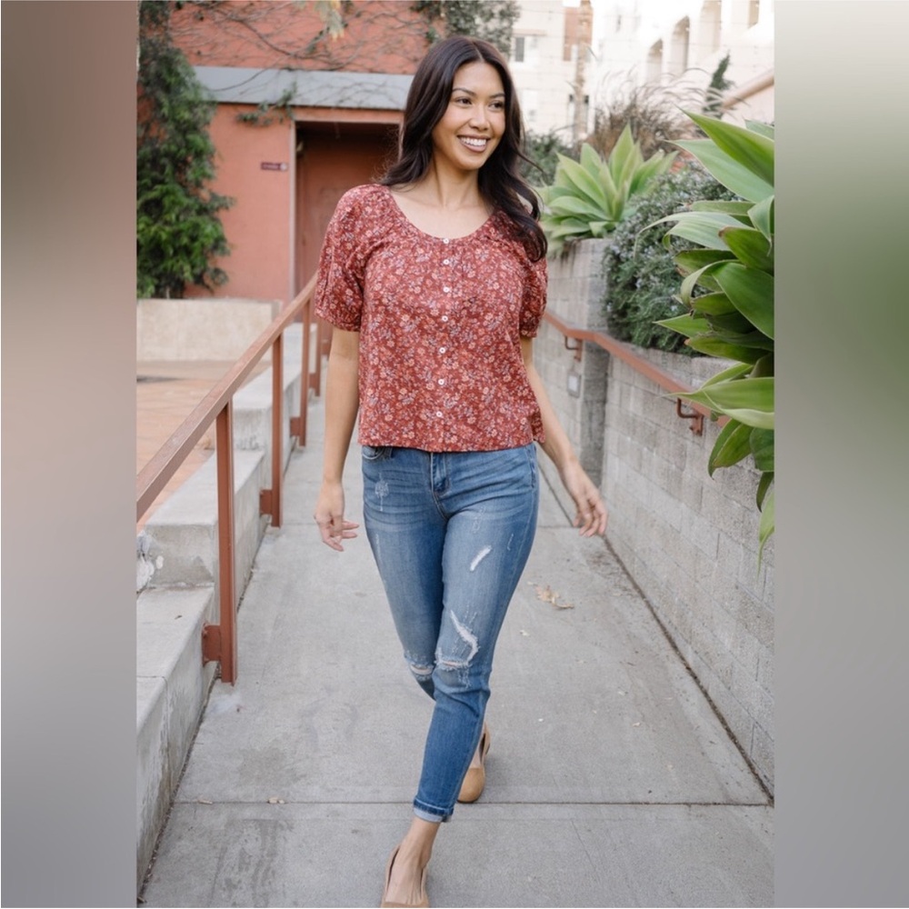 Judy Blue Farrah Relaxed Fit Mid Rise Distressed Jeans Size 27 Denim